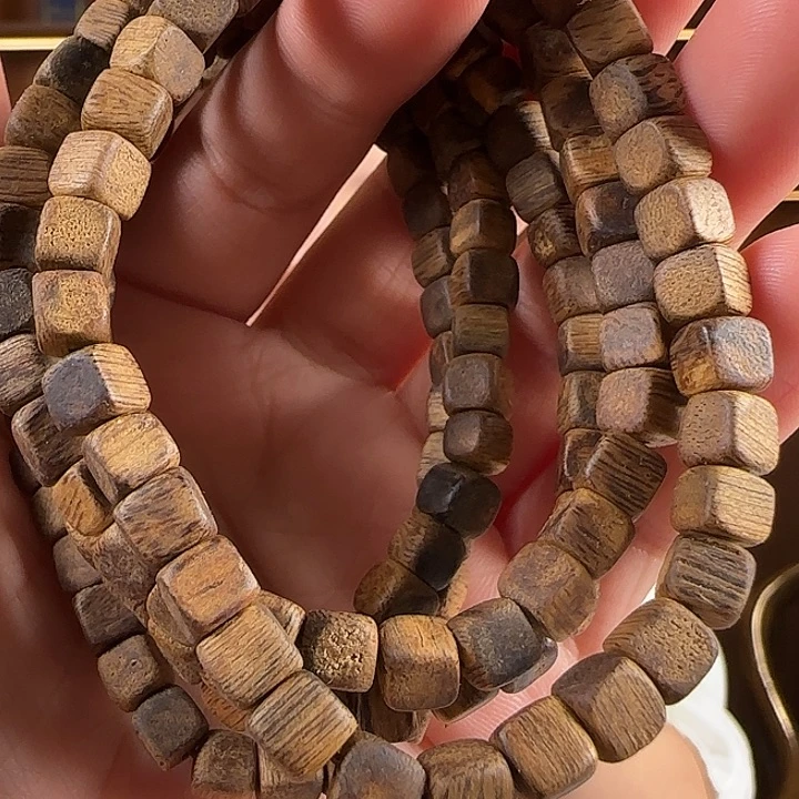 沉香手串A04 沉香手串 单圈方糖 3克➕ 多样性发一