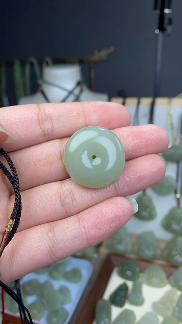 和田玉平安扣吊坠项链