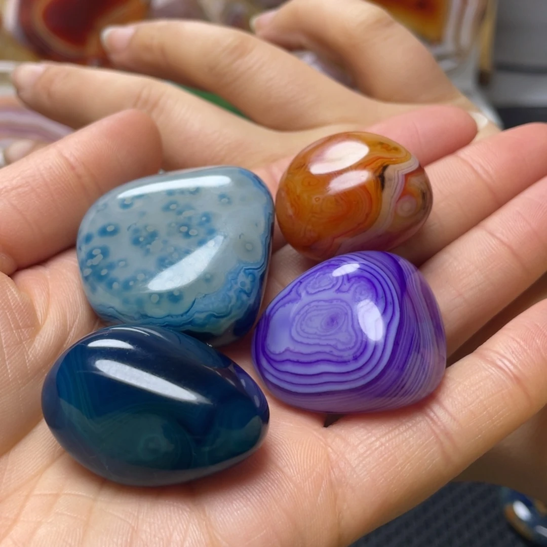 春***，玛瑙/玉髓未镶嵌珠宝奇石