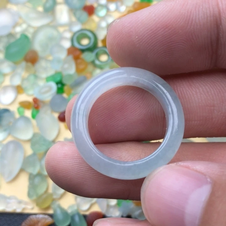 定制翡翠未镶嵌挂件