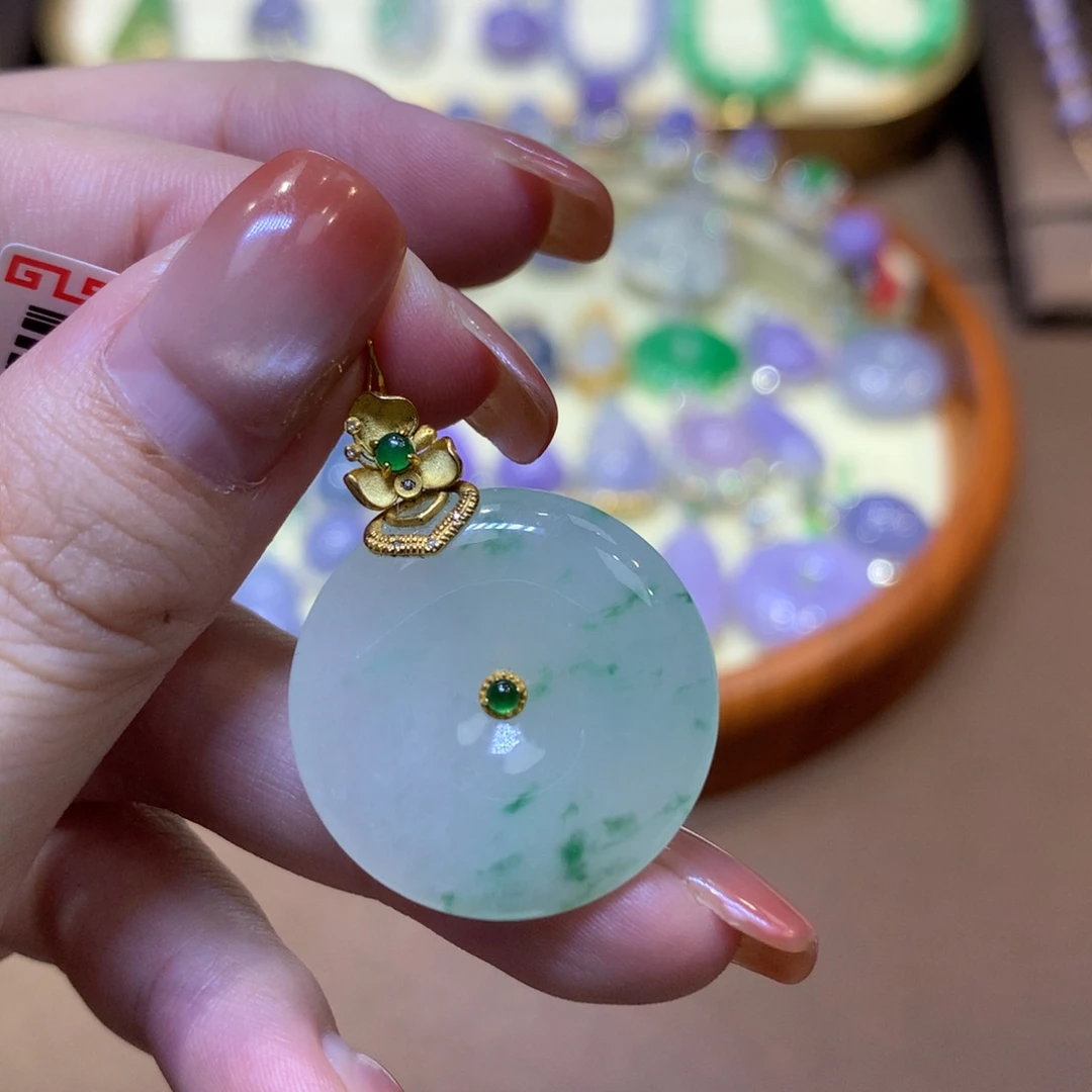 翡翠18K金镶嵌吊坠(不含链)缅甸天然A货翡翠