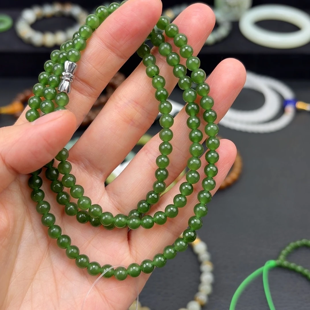 国***韦和田玉未镶嵌手链