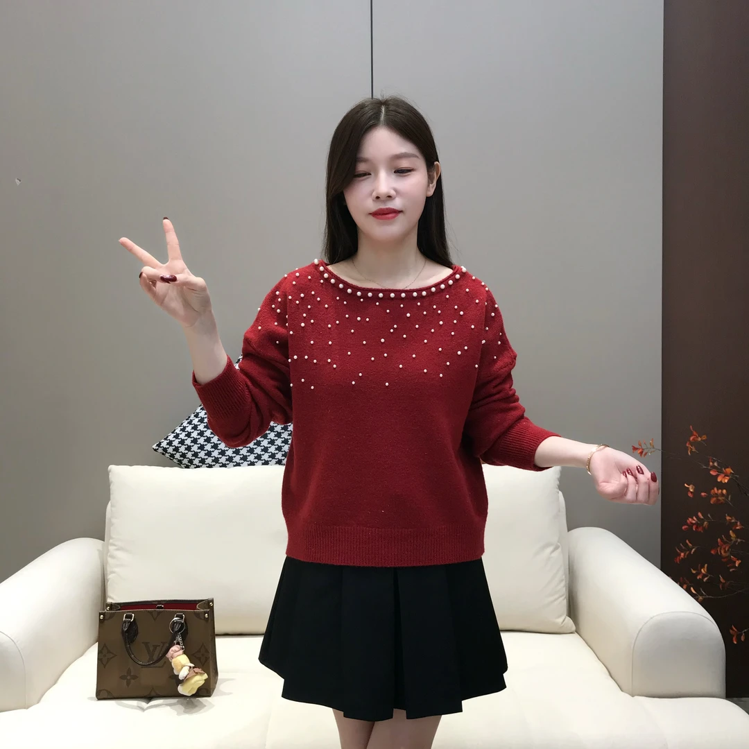 过年红圆领毛衣女2025秋冬新款显瘦减龄设计感钉珠针织打底衫上衣
