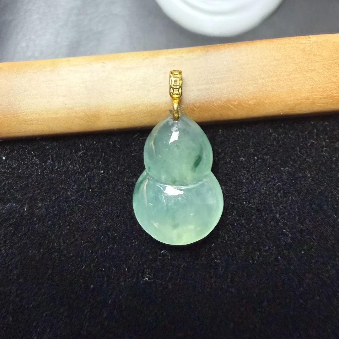 久鱼珠宝  18K金缅甸翡翠挂件 40