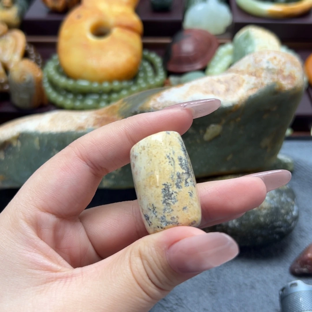 和田玉未镶嵌珠宝奇石