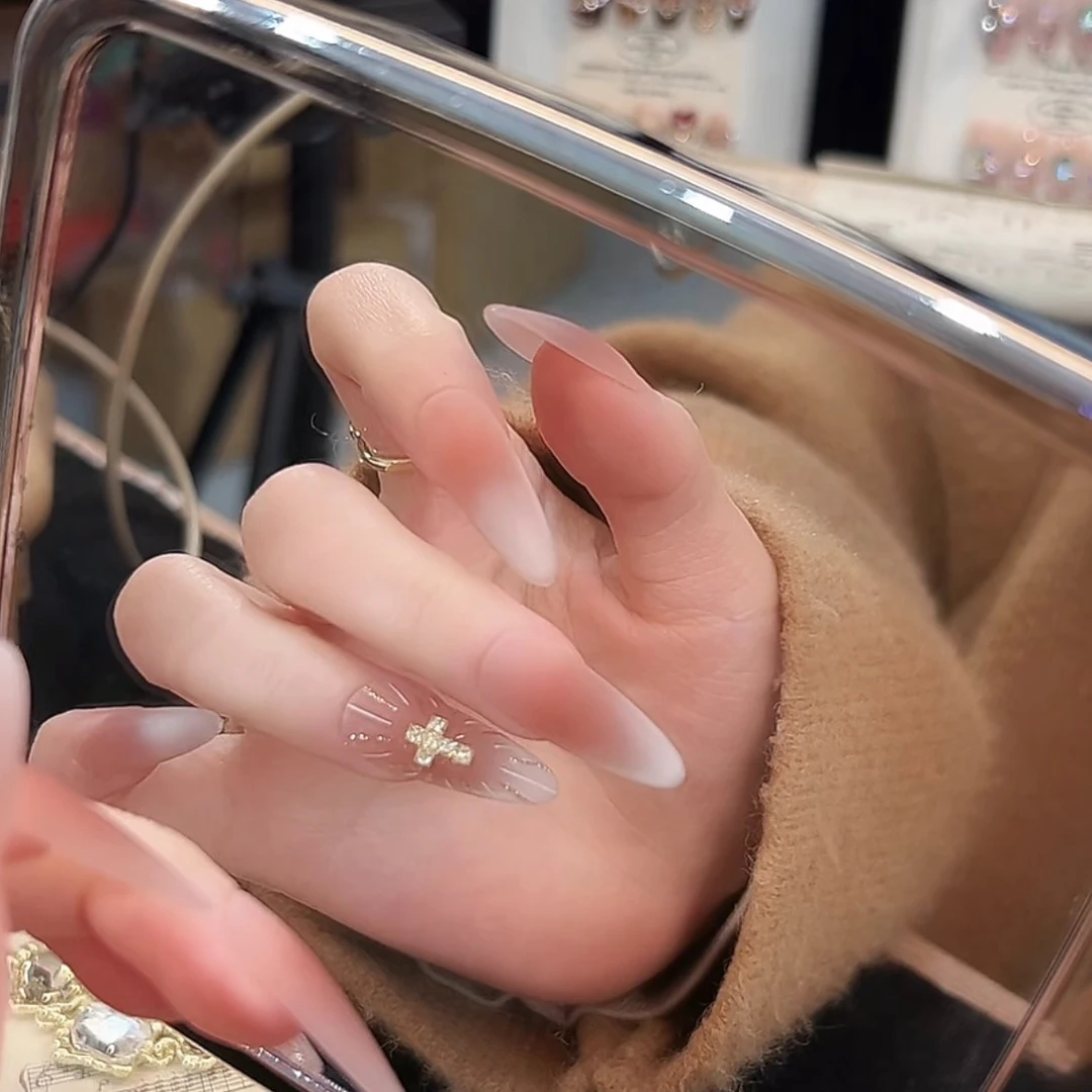 【 冬日糖霜】抒雅手工穿戴甲纯欲气质指尖渐变淡雅高级指甲贴