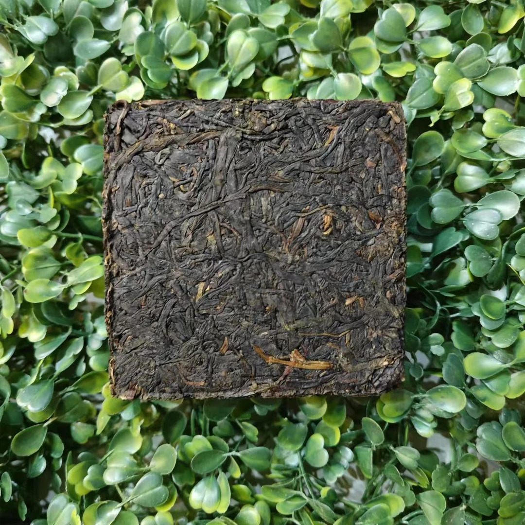 雨腾古茶 天品薄荷塘一L紫芽H"Q溶J"古树普洱茶200g/砖 生茶