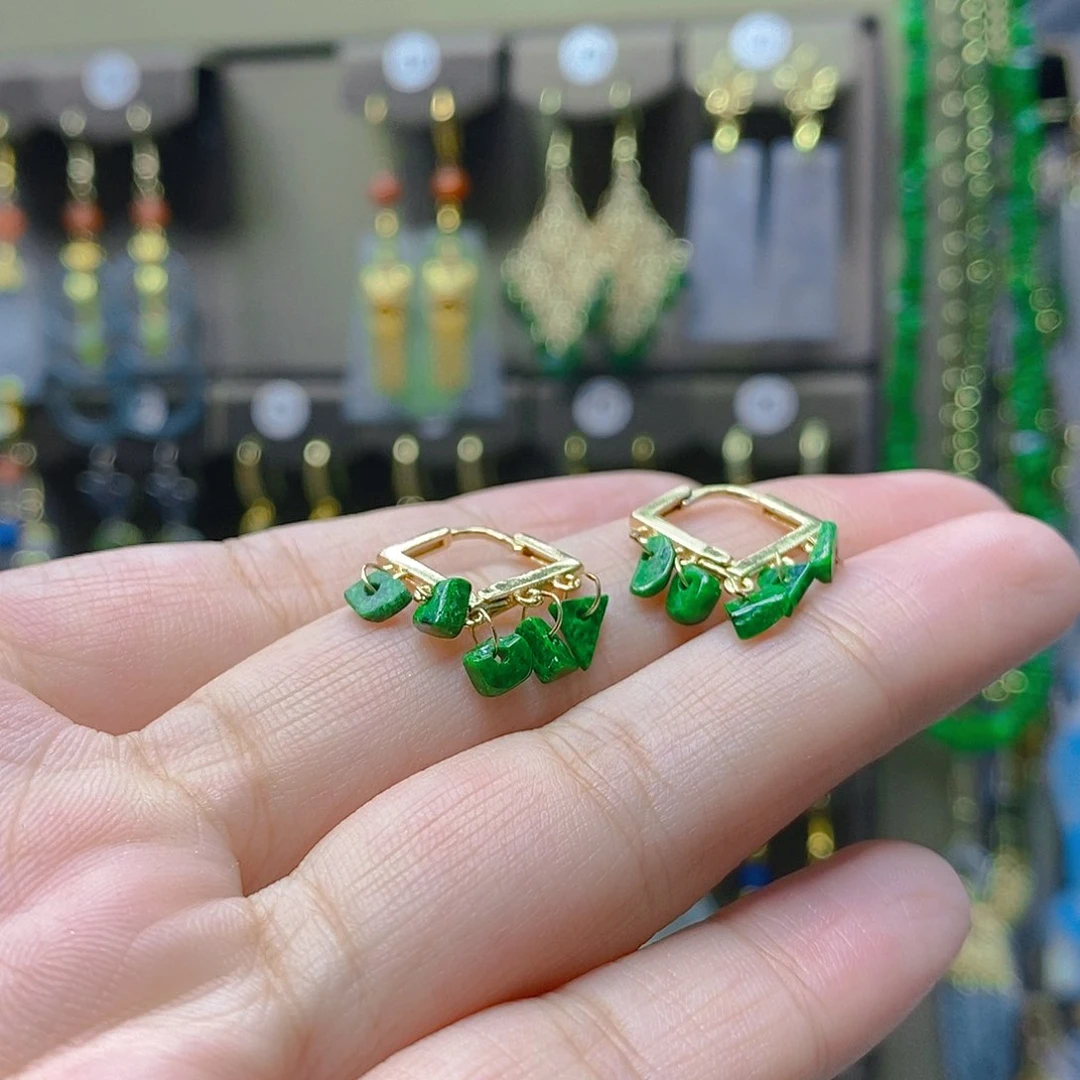 未镶嵌翡翠耳饰翡翠