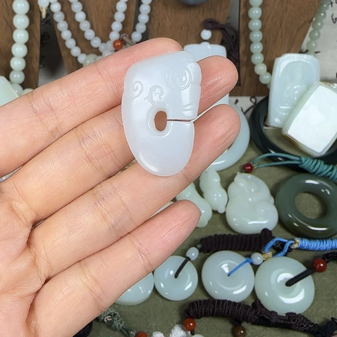 和田玉未镶嵌颈饰