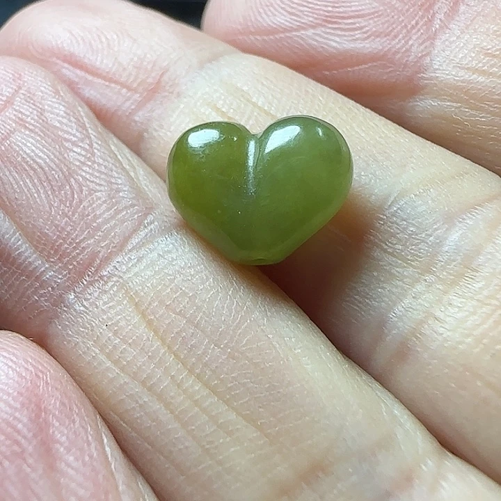 翡翠未镶嵌颈饰天然缅甸翡翠桃子