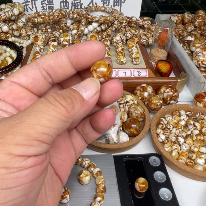 未镶嵌琥珀裸石土****?03号