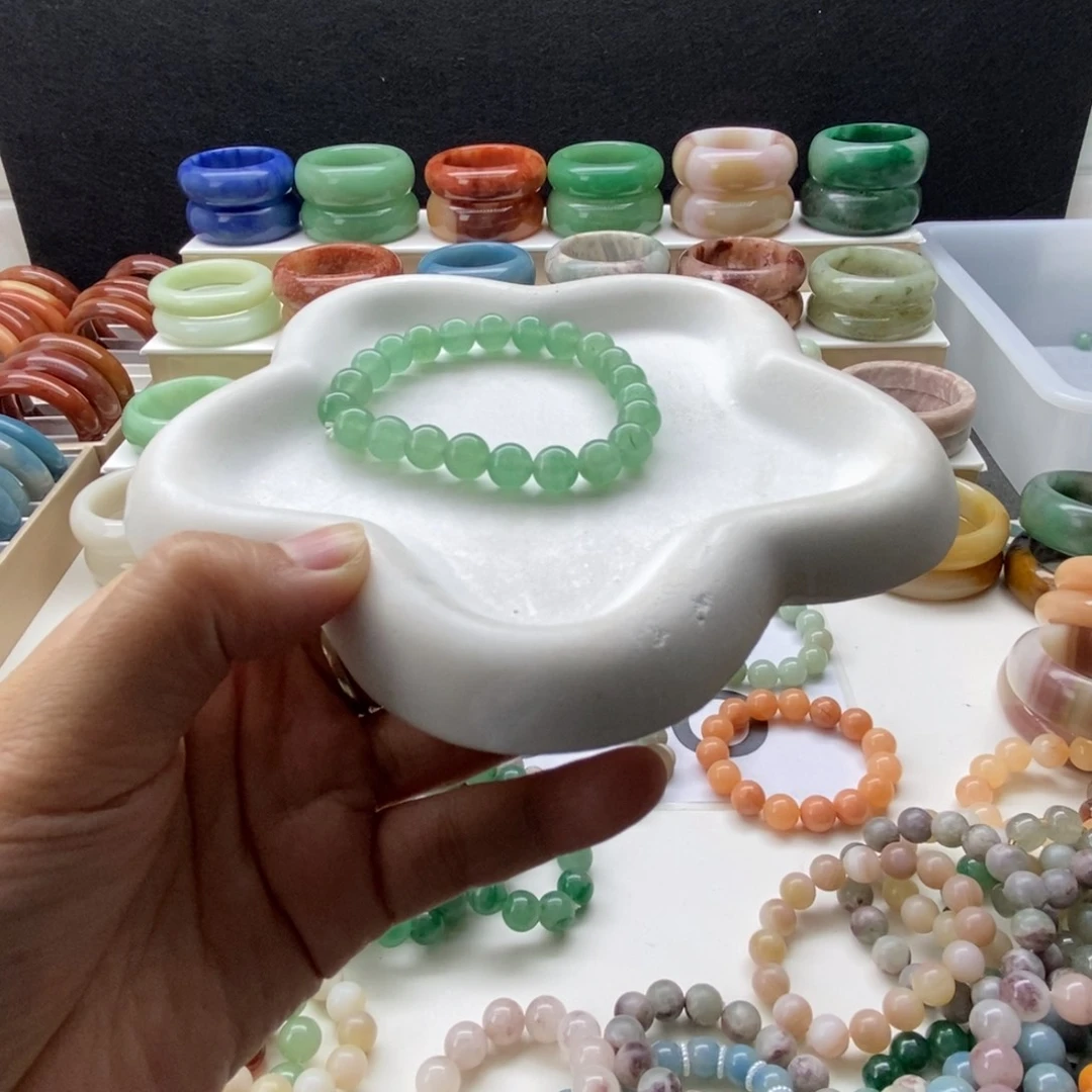 石英岩玉未镶嵌手镯