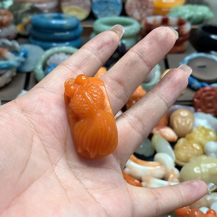 桔***红石英质玉（黄龙玉）合金颈饰