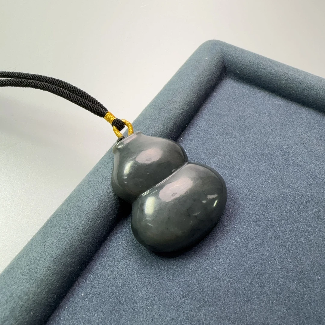 和田玉墨玉大葫芦挂坠