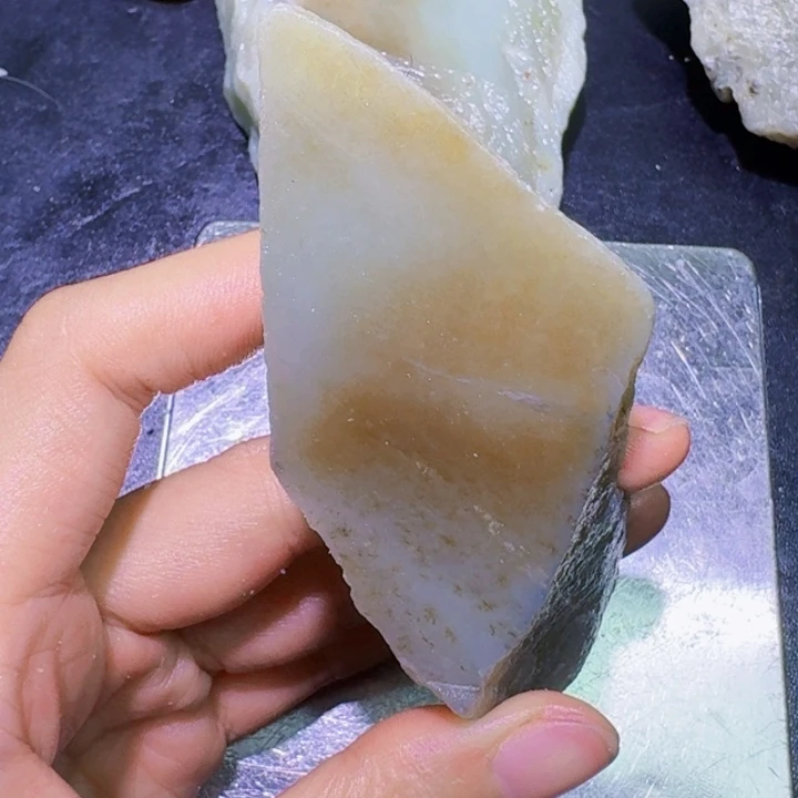 未镶嵌和田玉（糖玉）珠宝半成品