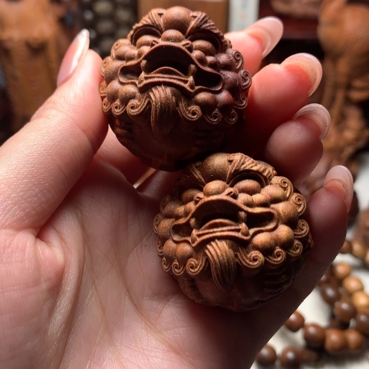檀香木把件3.8貔貅手球瑕疵