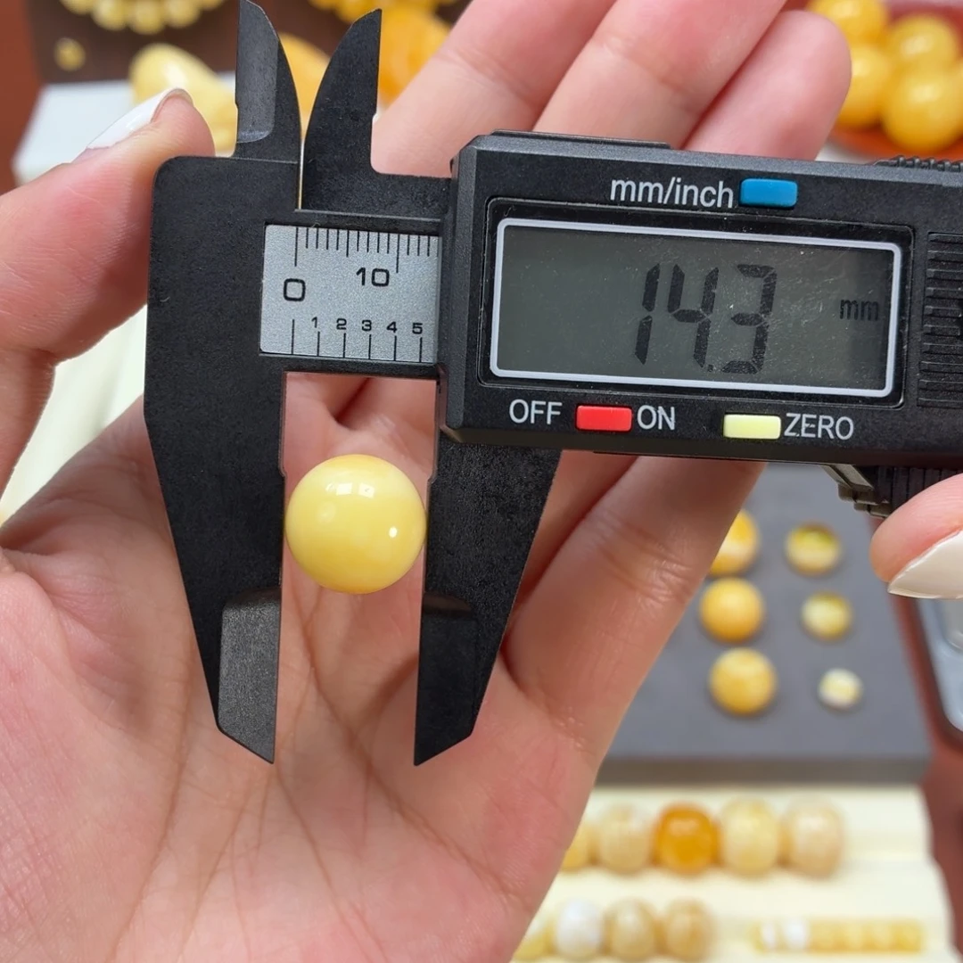 琥珀未镶嵌珠宝奇石焦皮奶酪圆珠14.3mm