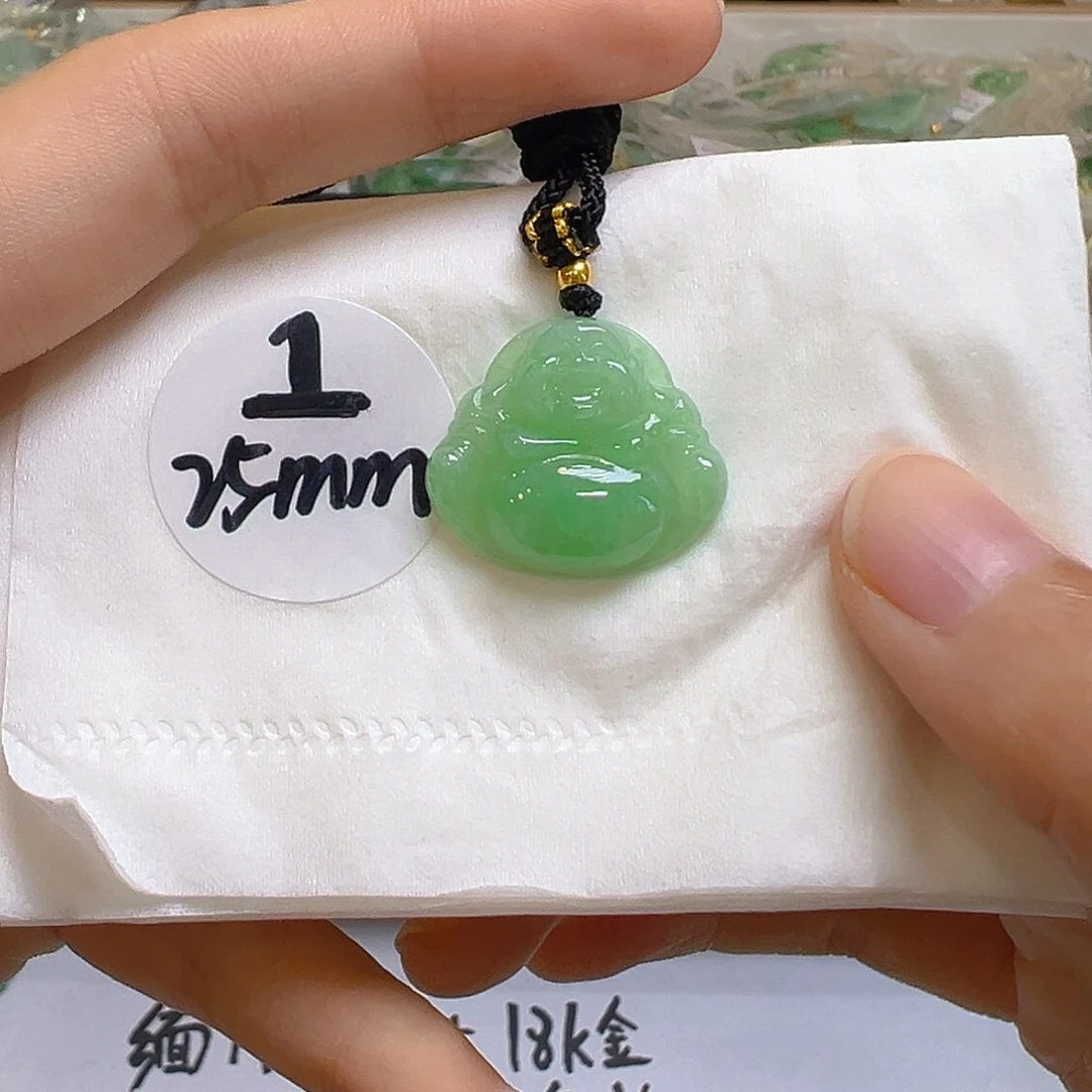 翡翠足金镶嵌颈饰翡翠