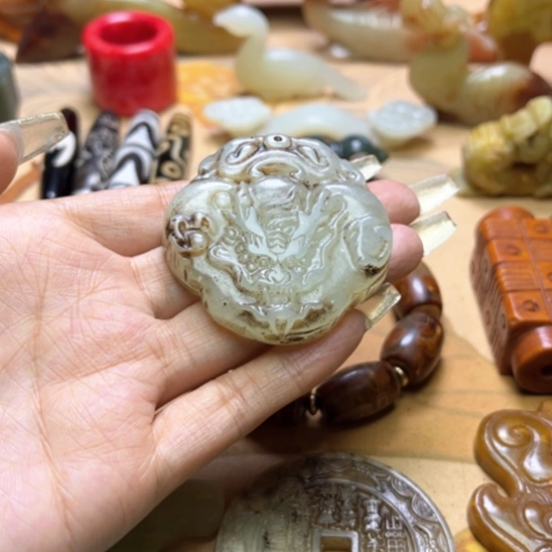 【闪购商品】蛇纹石玉颈饰未镶嵌