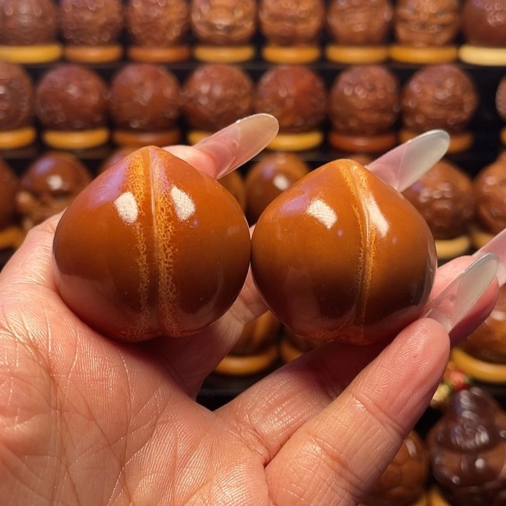 正***大橄榄核把件橄榄雕刻