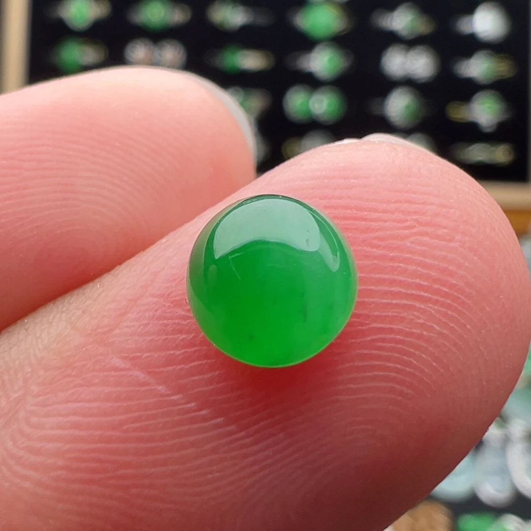 翡翠未镶嵌颈饰蛋面6.7