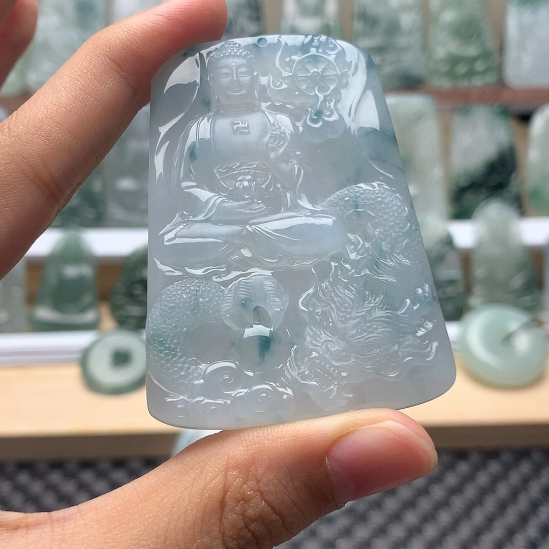 晚***田翡翠未镶嵌颈饰大日