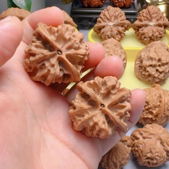 磐石全品骨质好文玩核桃