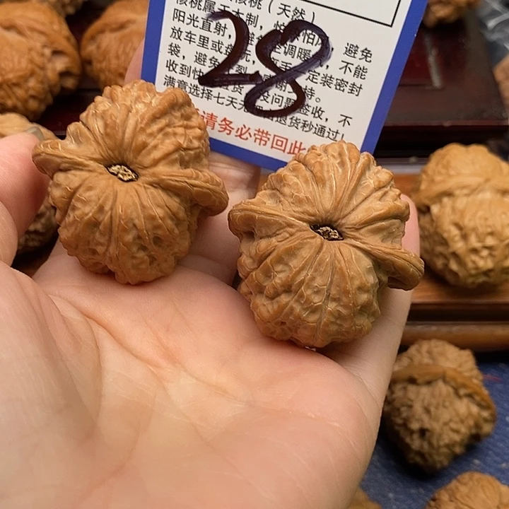 一***τ桃核吊坠血麒麟狮子头41