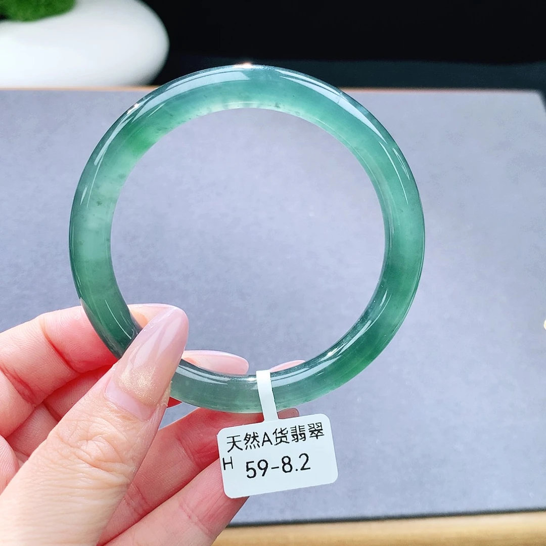 未镶嵌手镯（圆镯）翡翠