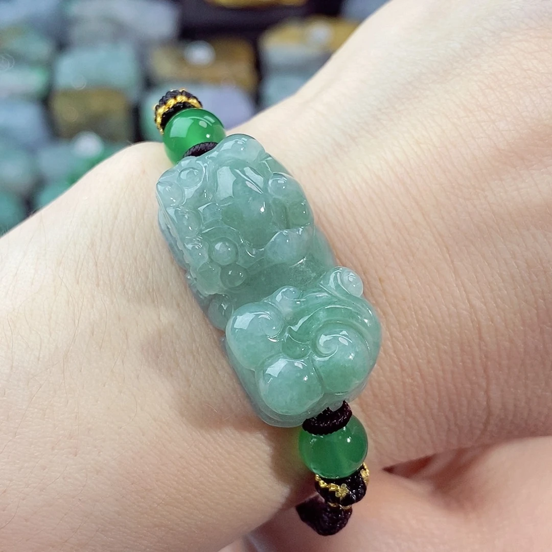 颈饰未镶嵌翡翠天然