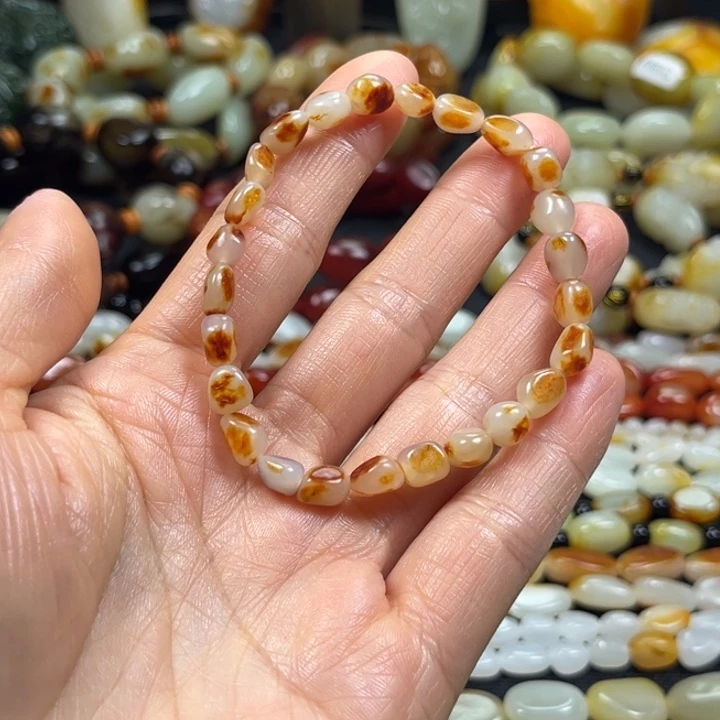 和田玉未镶嵌手串