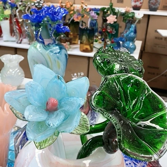 琉璃花瓶高45厘米宽9厘米