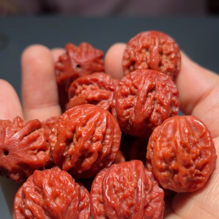 文玩核桃吊坠九龙7647