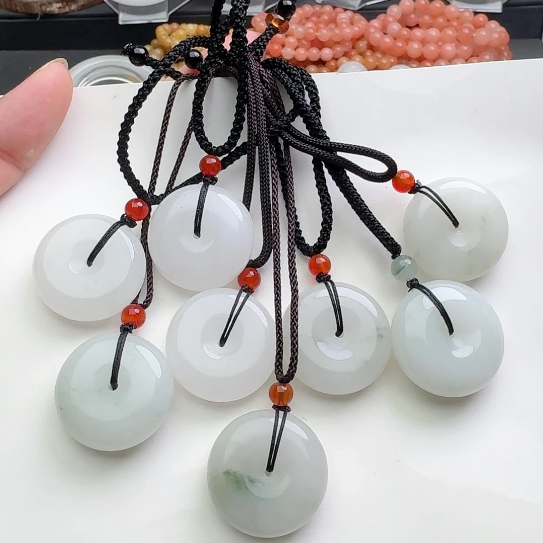 石英质玉未镶嵌颈饰28mm平安扣