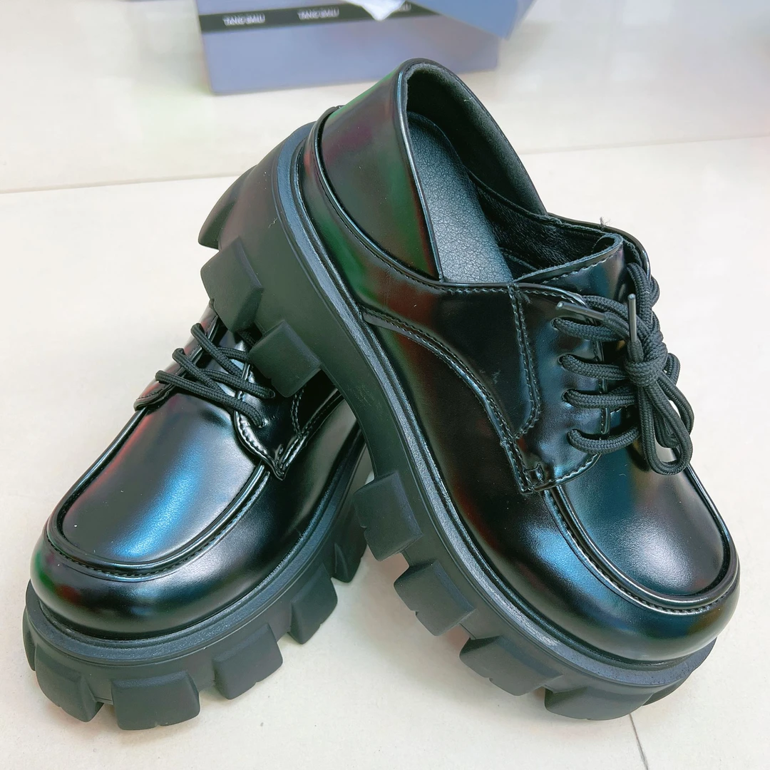 松糕单鞋女2025厚底新款学院增高黑色漆皮女学生英伦皮鞋系带乐福