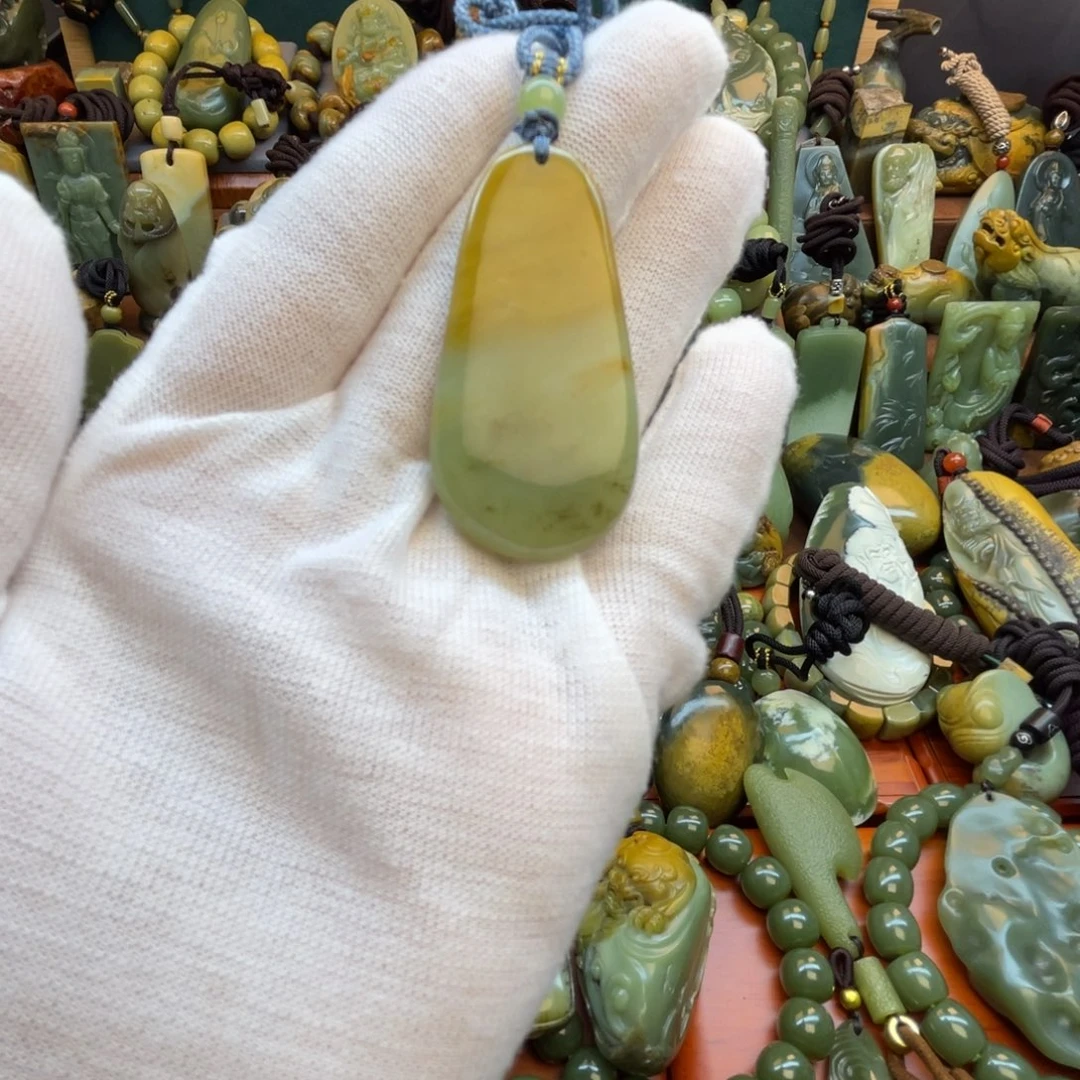 岫岩河磨玉（透闪石质玉）未镶嵌颈饰