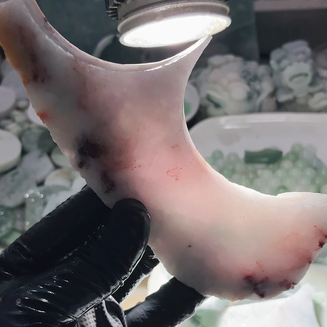 翡翠未镶嵌颈饰边角料