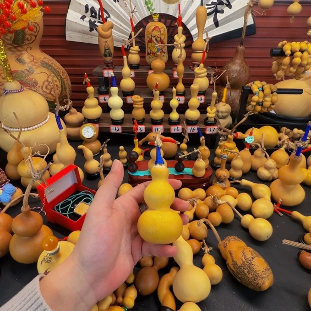 路*葫芦村位于河南省洛阳县