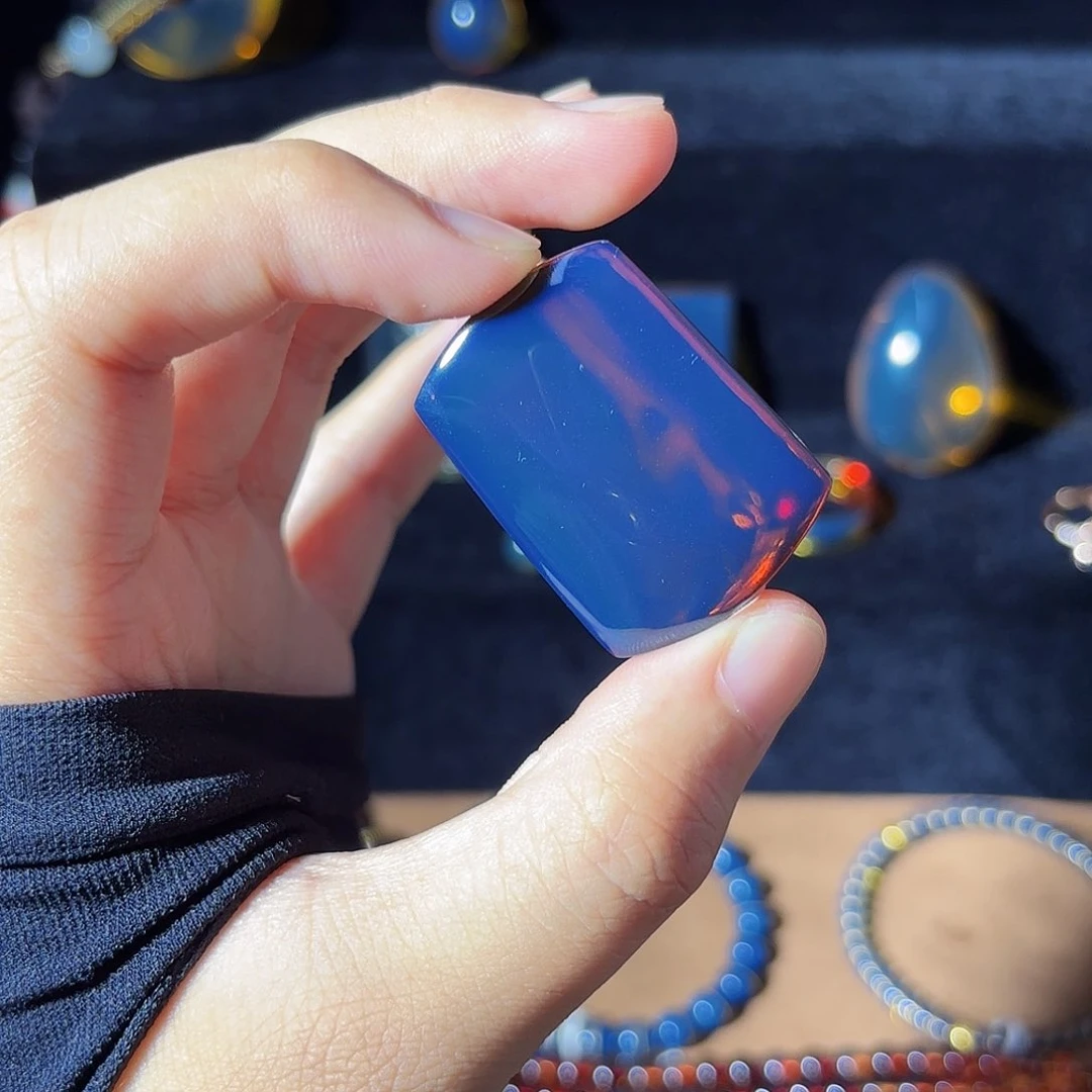 未镶嵌琥珀裸石红蓝珀无事牌