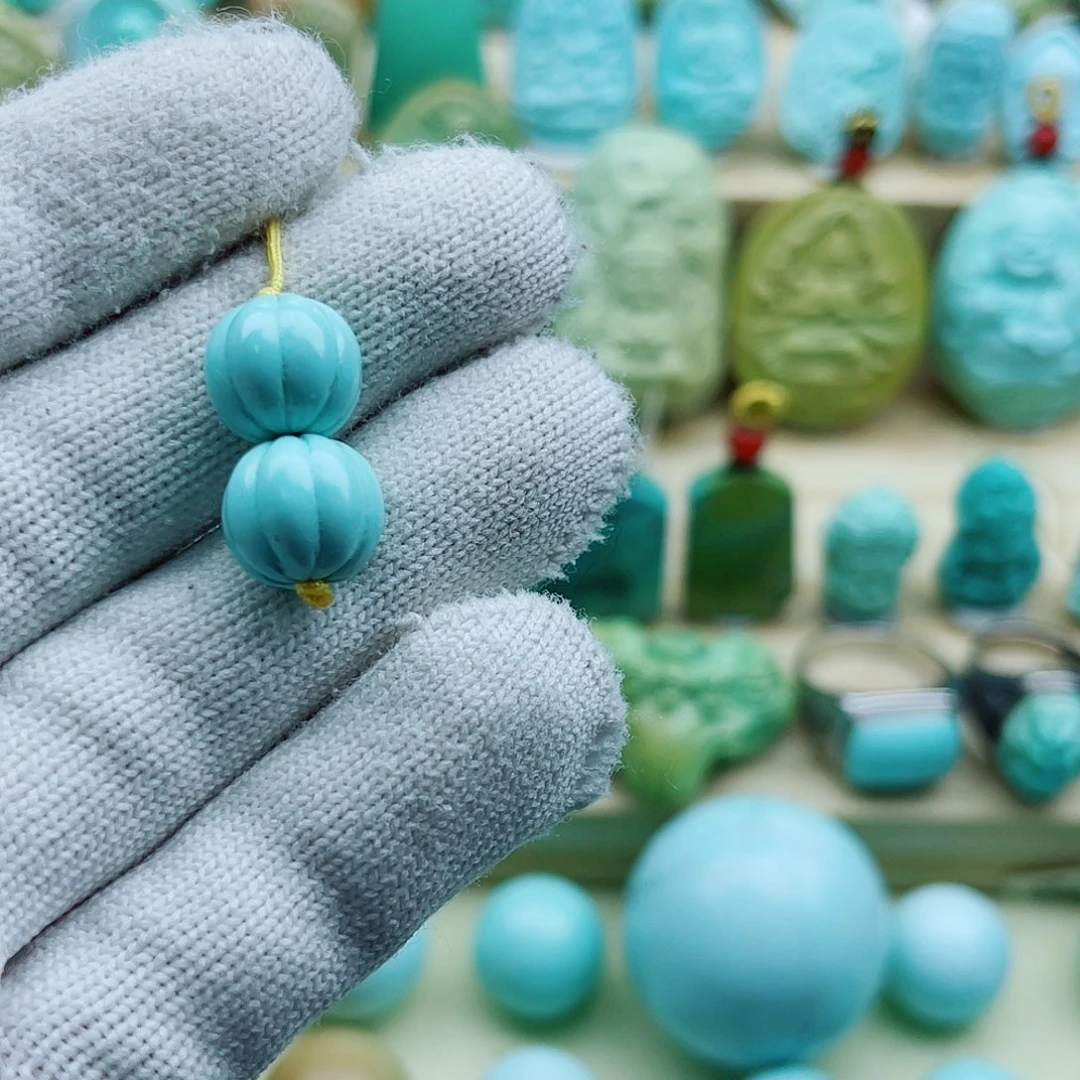 绿松石未镶嵌珠宝奇石