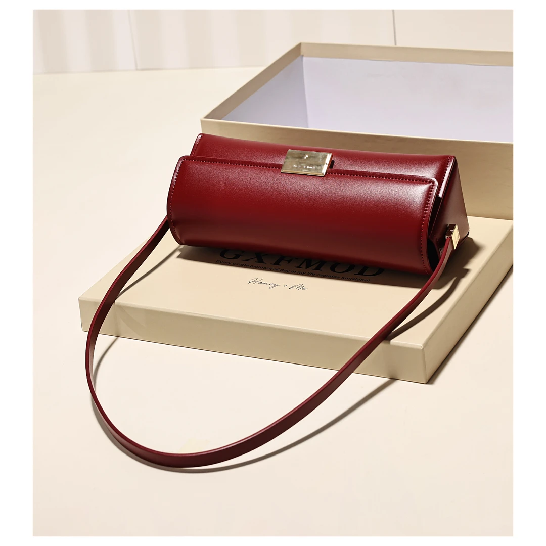 GXFMOD原创设计真皮红色腋下法棍包女2025新款简约复古单肩斜挎包