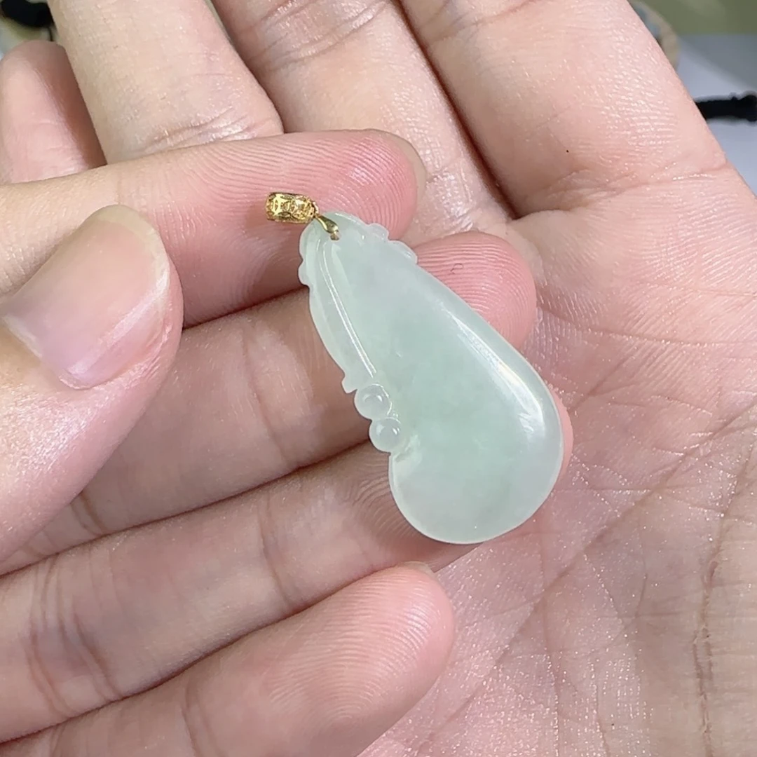 翡翠未镶嵌颈饰福瓜