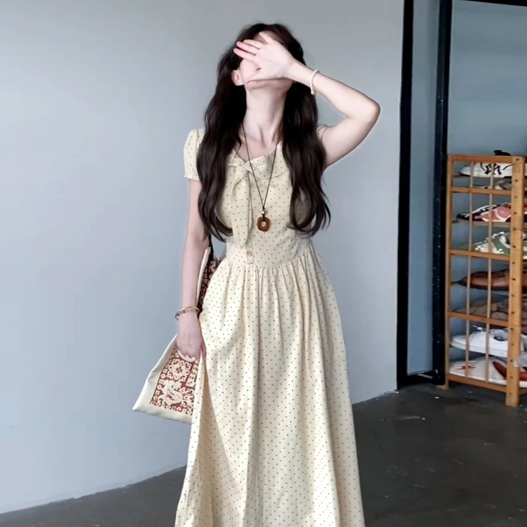 韩系温柔风白色波点短袖连衣裙子女2025新款小个子气质收腰长裙子