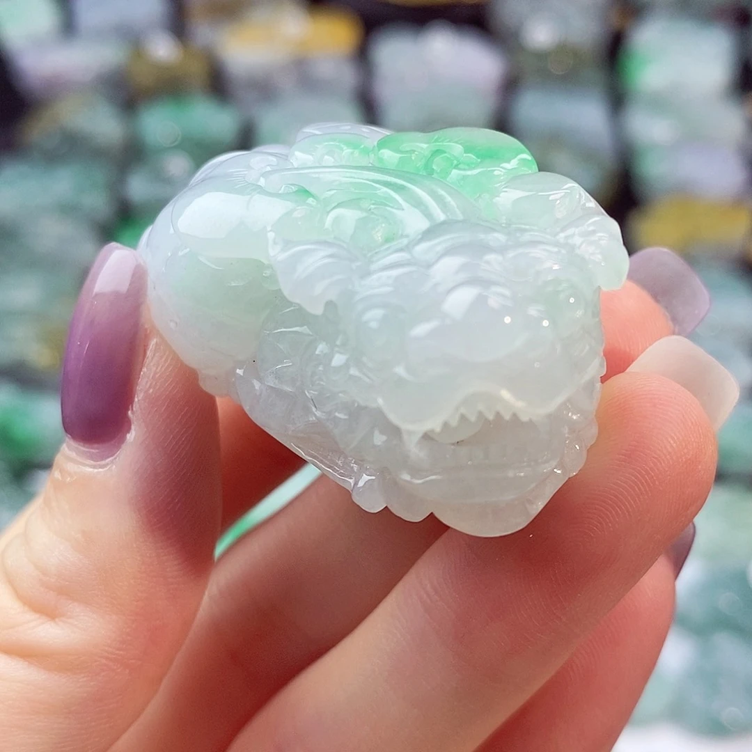 颈饰未镶嵌翡翠天然