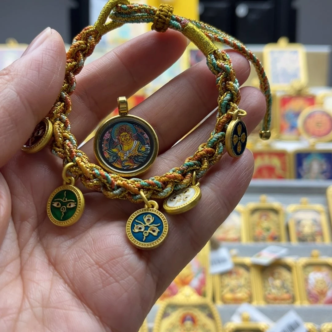 吊坠唐卡的历史悠久的文化遗产