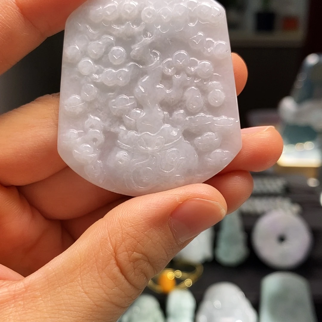 翡翠未镶嵌颈饰树