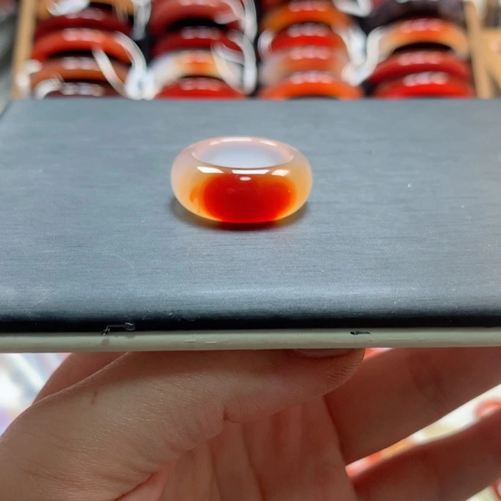 玛瑙/玉髓手镯未镶嵌?****婧