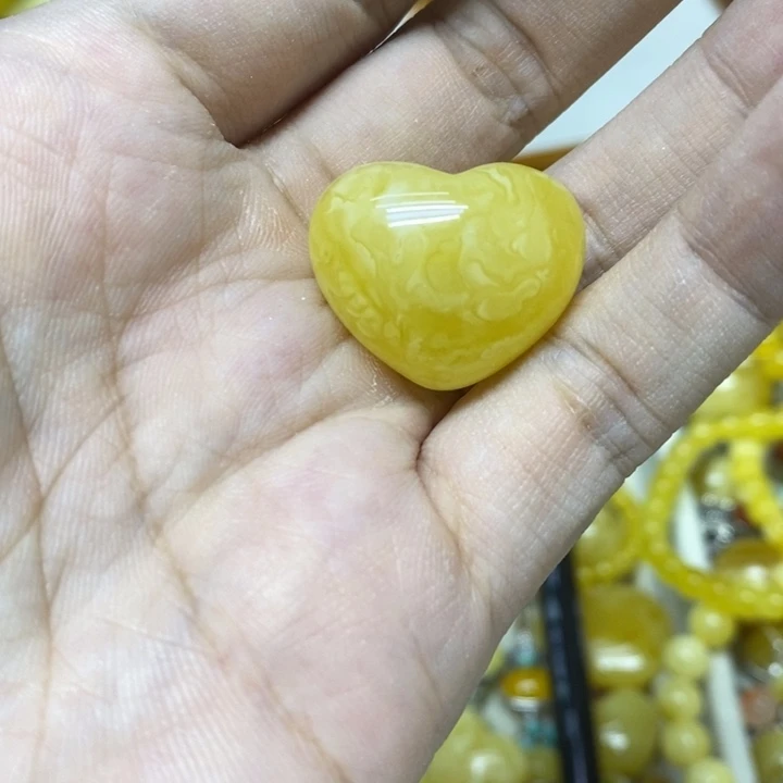 蜜蜡未镶嵌裸石吊坠