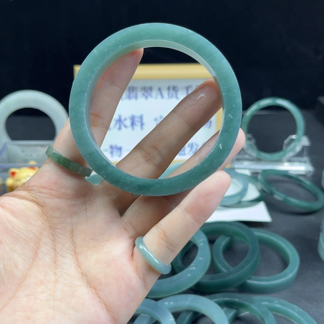 ꧁***꧂定制翡翠未镶嵌手镯