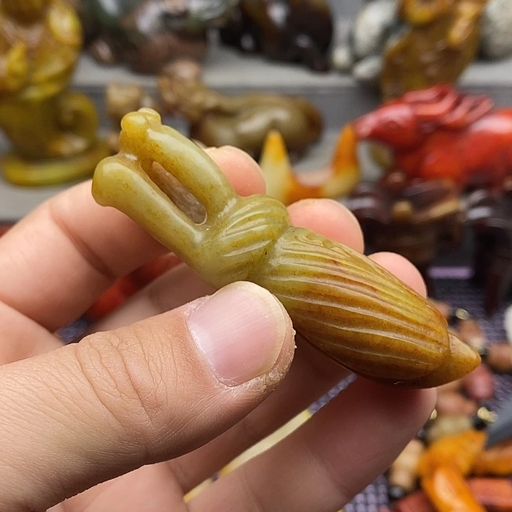未镶嵌蛇纹石玉颈饰